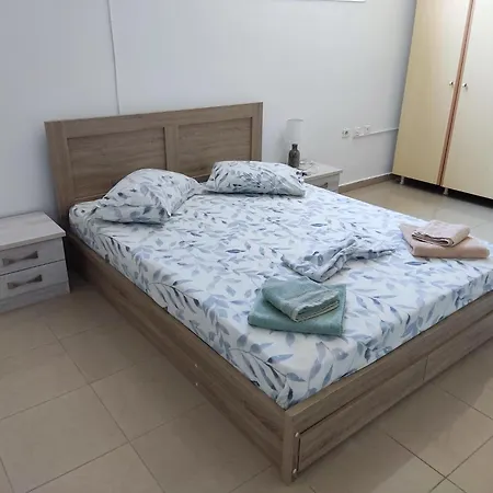 Mama Marina Near To The Airport 2 *